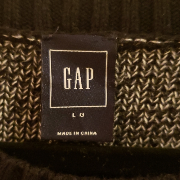 GAP pullover Sweater - Picture 2 of 6